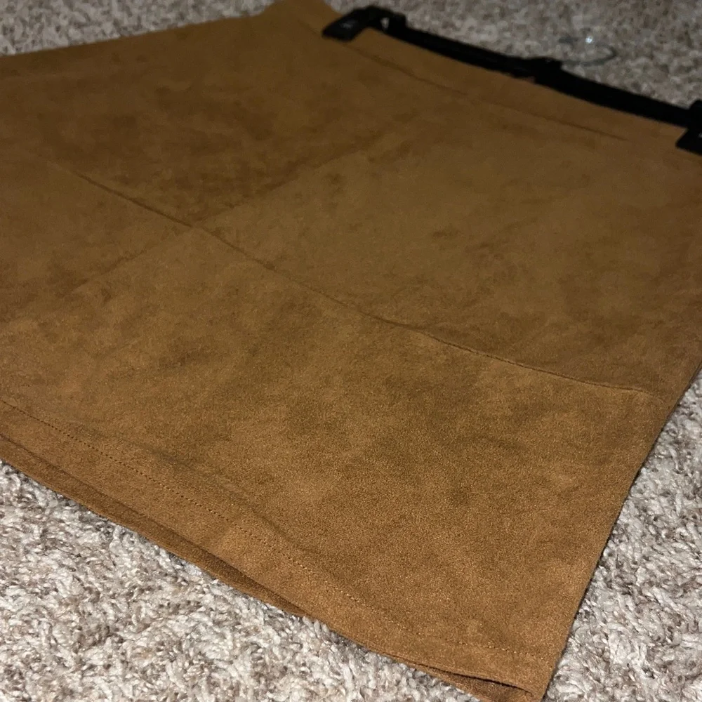Sans Souci Size L Paneled Faux Suede Mini Skirt - Picture 6 of 9